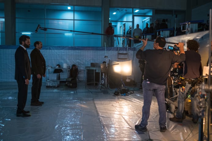 La preparazione di una scena de Il Miracolo. Foto di Antonello&Montesi.