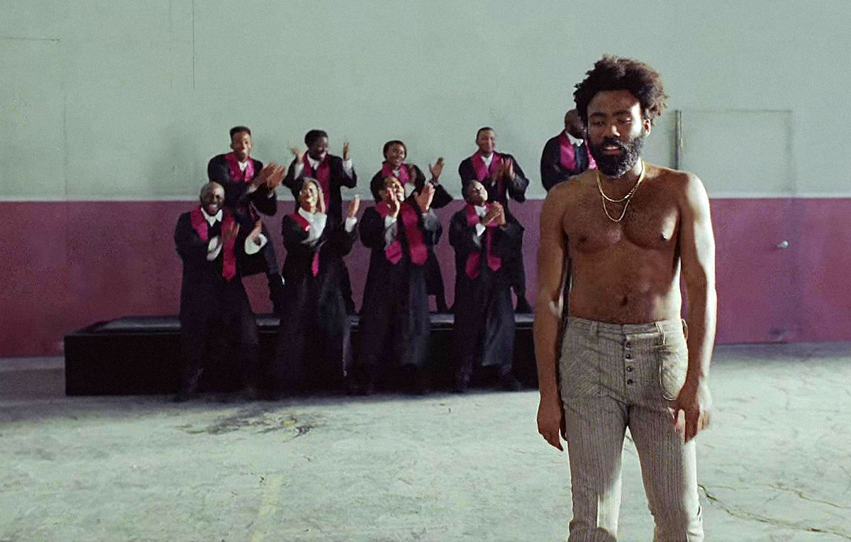 Una scena di This is America