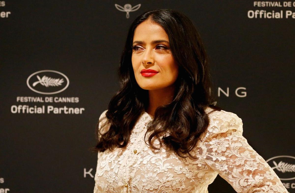 Salma Hayek: «Time's Up? Noi donne avremmo dovuto muoverci molto prima