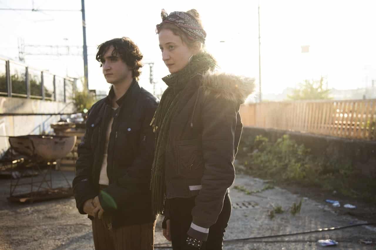 Adriano Tardiolo e Alba Rohrwacher in una scena di Larrazo felice.