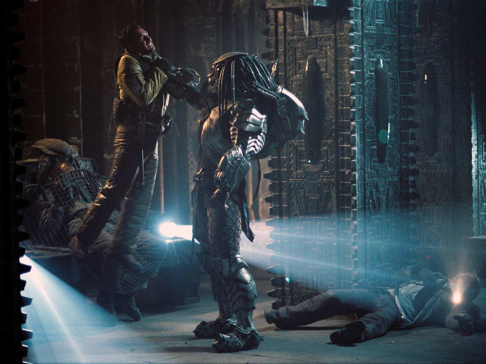 Raoul Bova Alien Predator