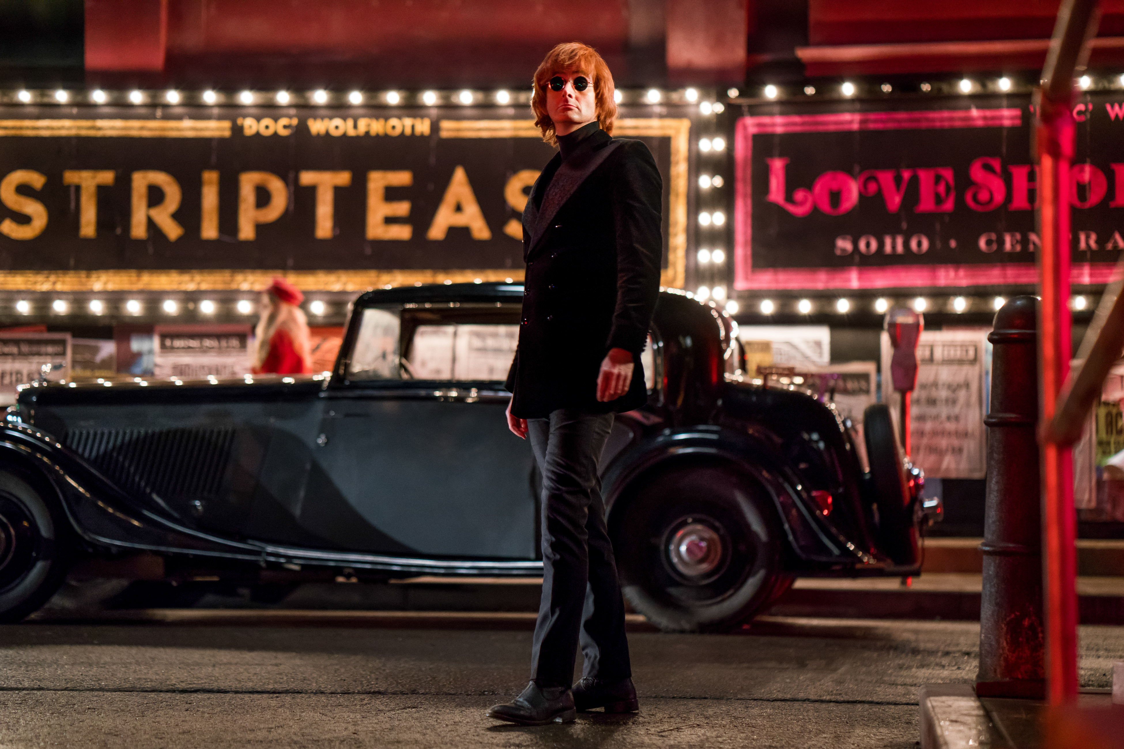 Good Omens: una scena della serie con Michael Sheen e David Tennant