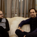 Andrea Morandi, direttore di Hot Corn, e Neri Marcorè