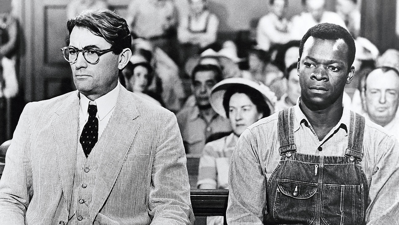 Gregory Peck e Brock Peters in una scena de Il buio oltre la siepe