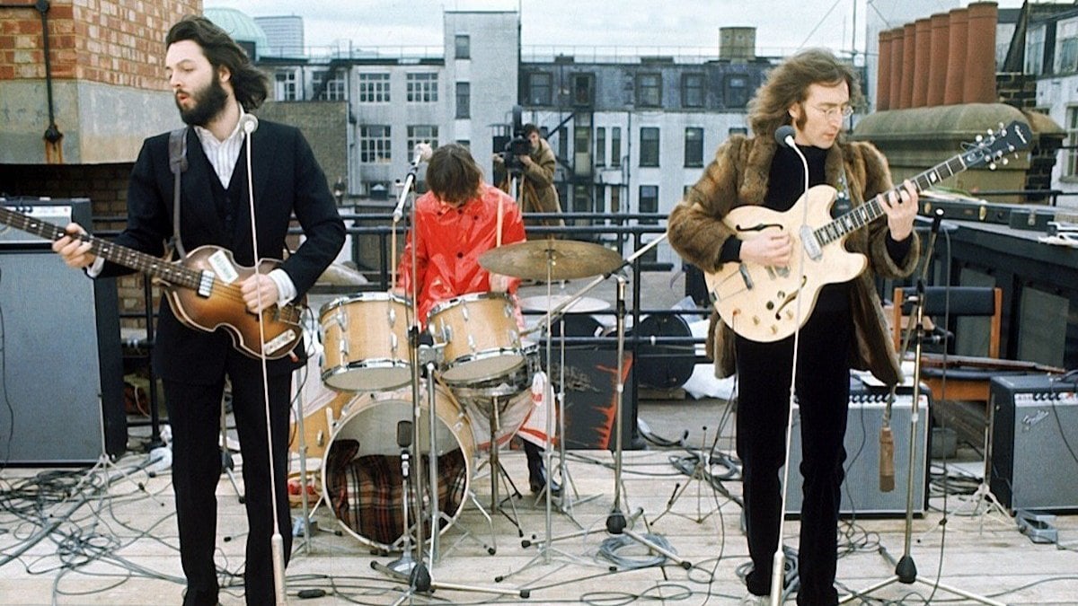 Un momento del concerto sul tetto dei Beatles