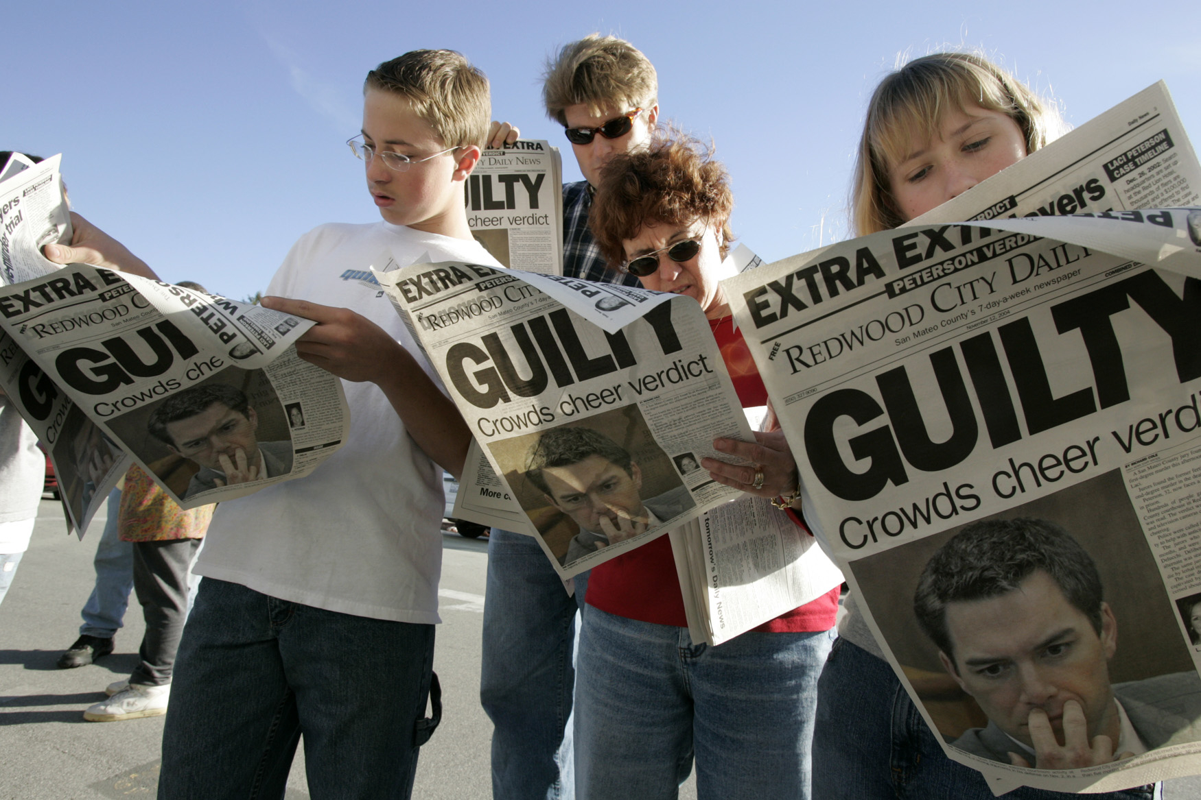 La prima pagina di un quotidiano locale dopo l'arresto di Scott Paterson