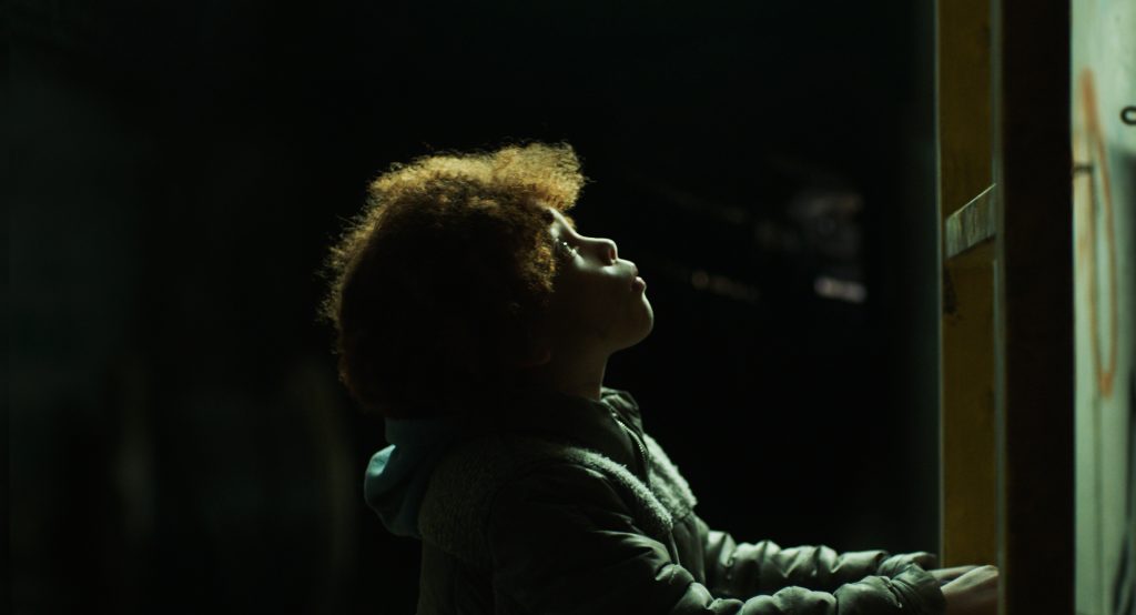 Una scena di Topside