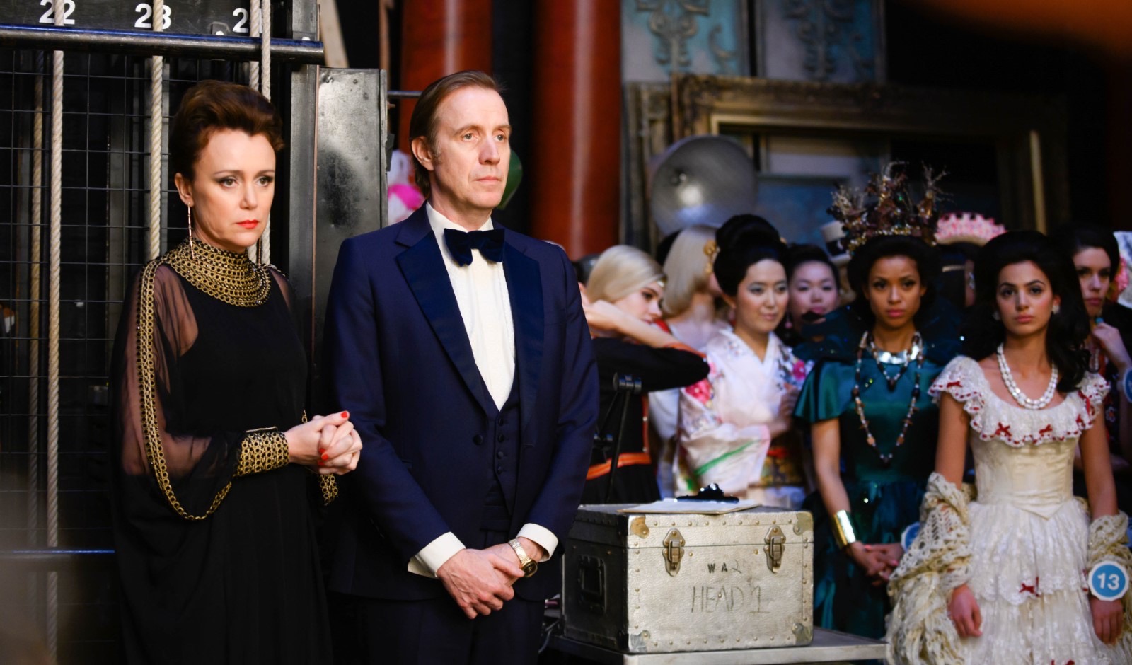 Keeley Hawes e Rhys Ifans ne Il Concorso