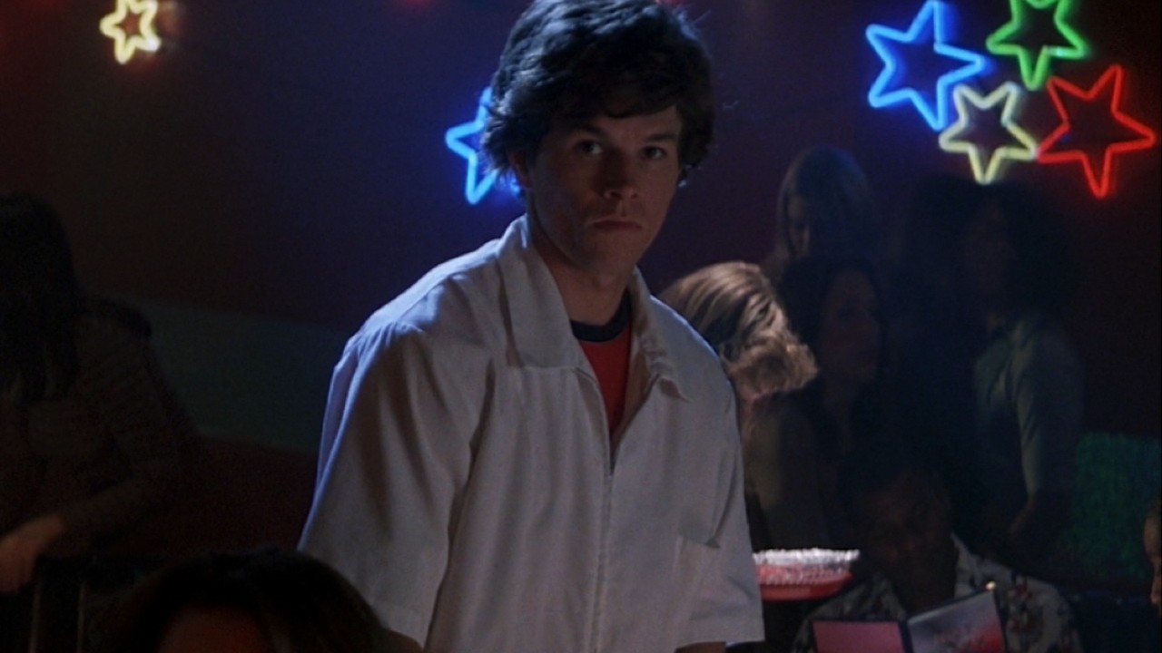 Mark Wahlberg in una scena di Boogie Nights