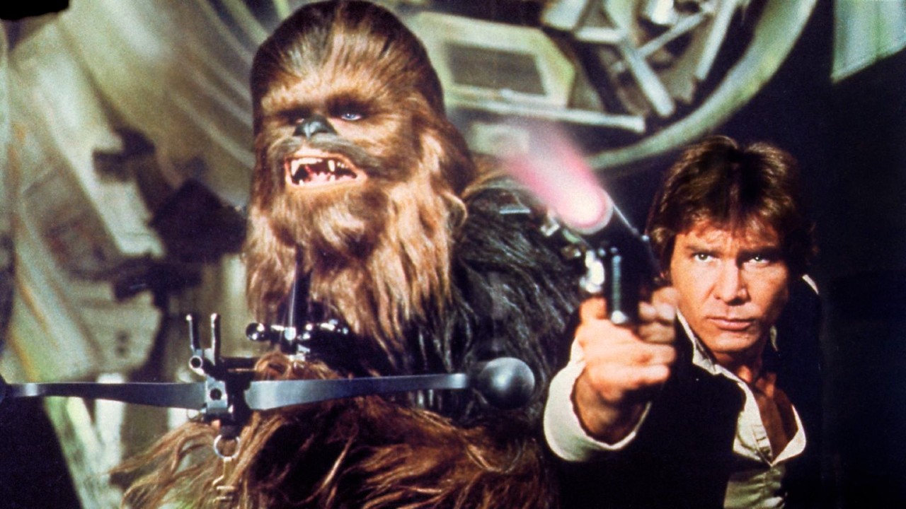 Harrison Ford e Peter Mayhew in una scena di Star Wars: Una nuova speranza