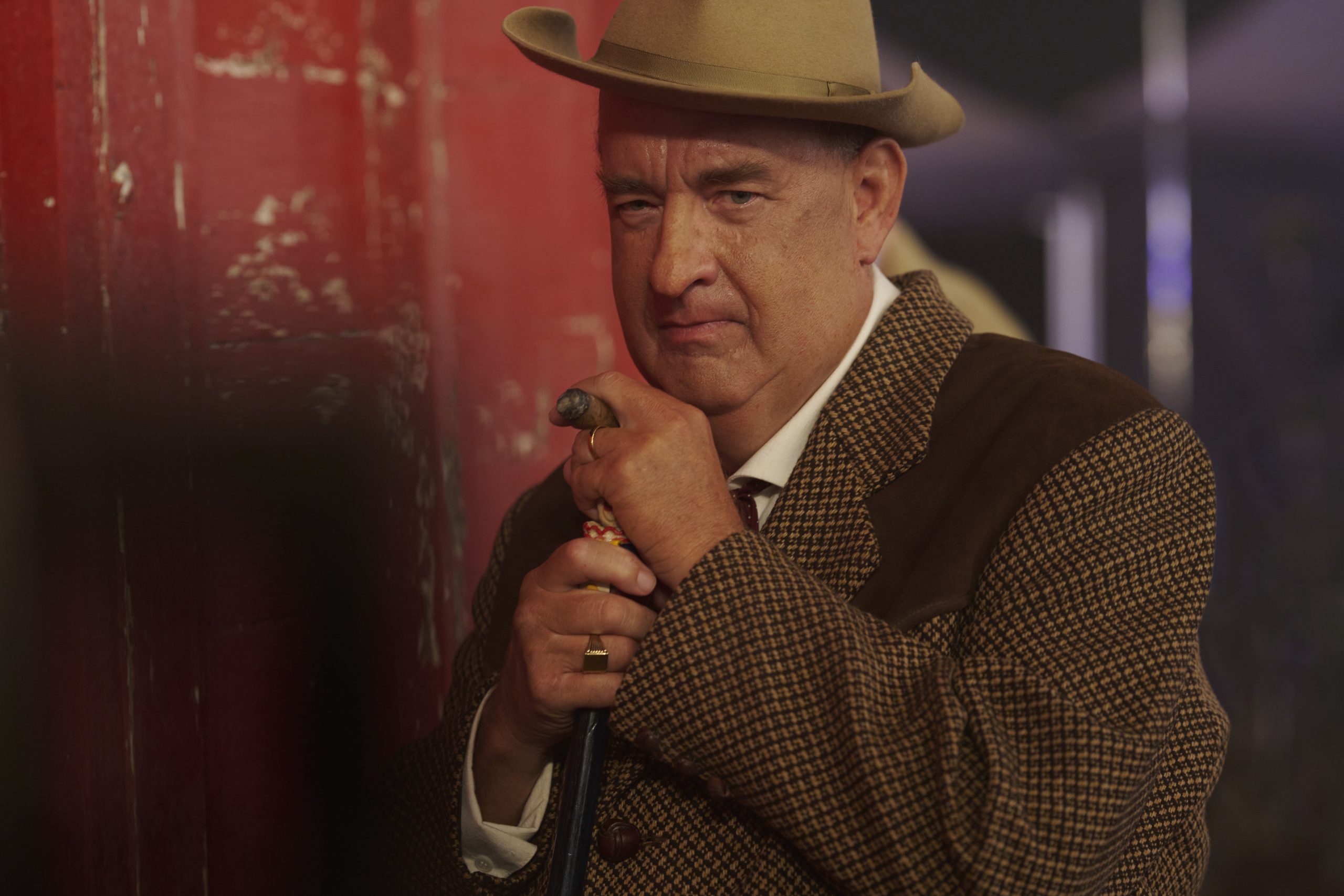 Tom Hanks è il Colonnello Tom Parker