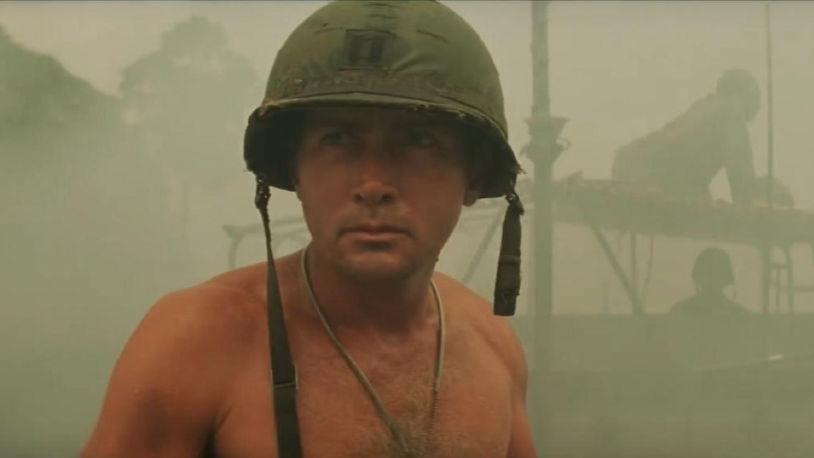 Martin Sheen è il Capitano Benjamin Willard in una scena di Apocalypse Now
