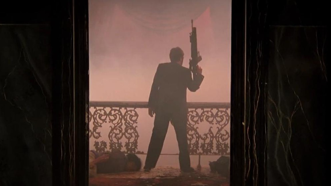 In origine Scarface l'avrebbe dovuto dirigere uno fra Sidney Lumet e Oliver Stone