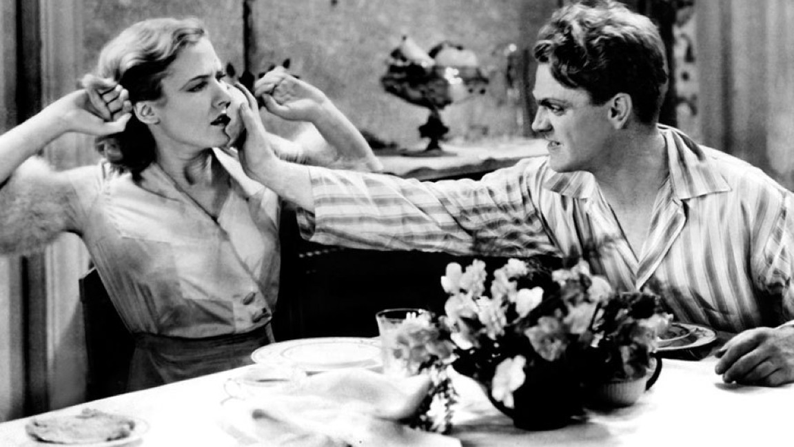 Mae Clarke e James Cagney nella tristemente famosa Scena del Pompelmo di Nemico pubblico