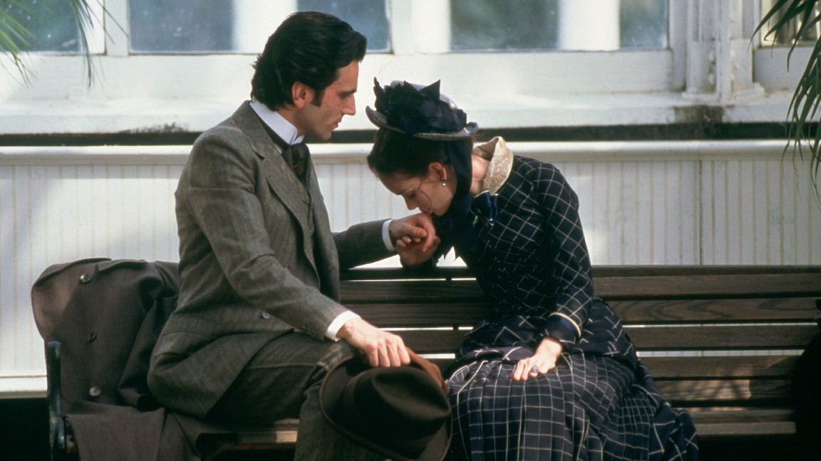 Daniel Day-Lewis e Winona Ryder in una scena de L'età dell'innocenza