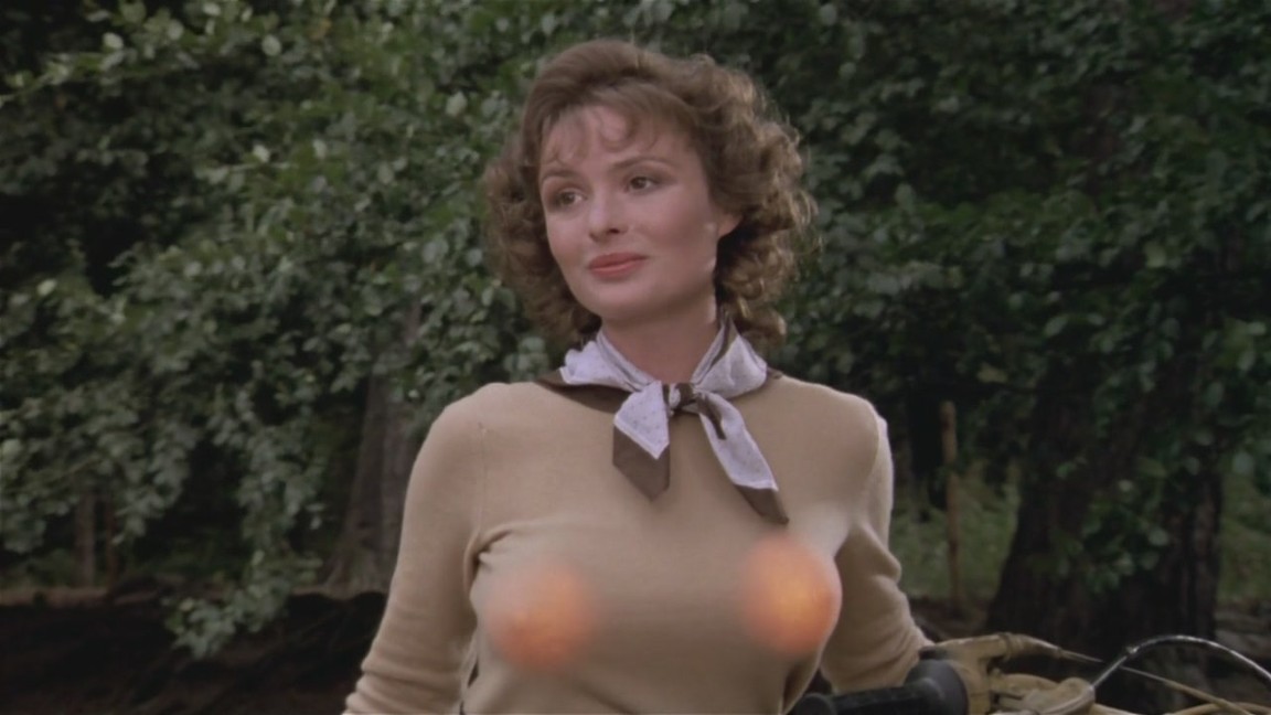 Lucy Gutteridge in una scena di Top Secret!