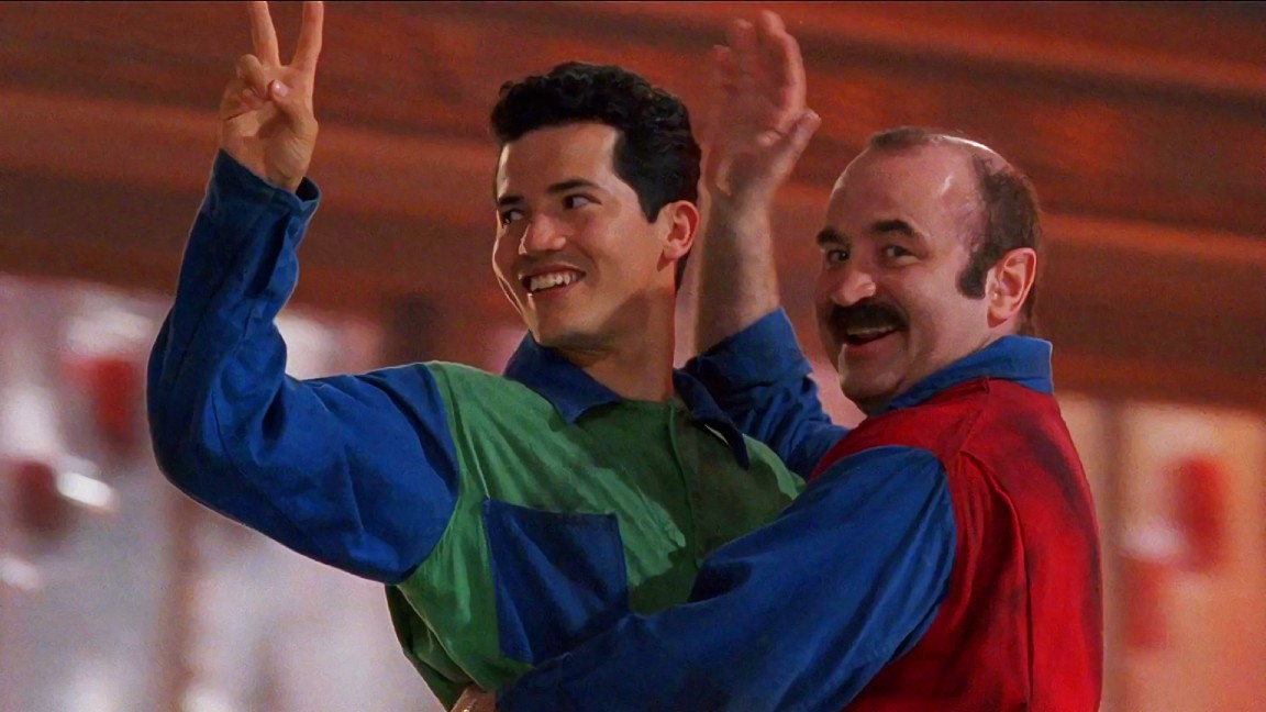 John Leguizamo e Bob Hoskins in una scena di Super Mario Bros.