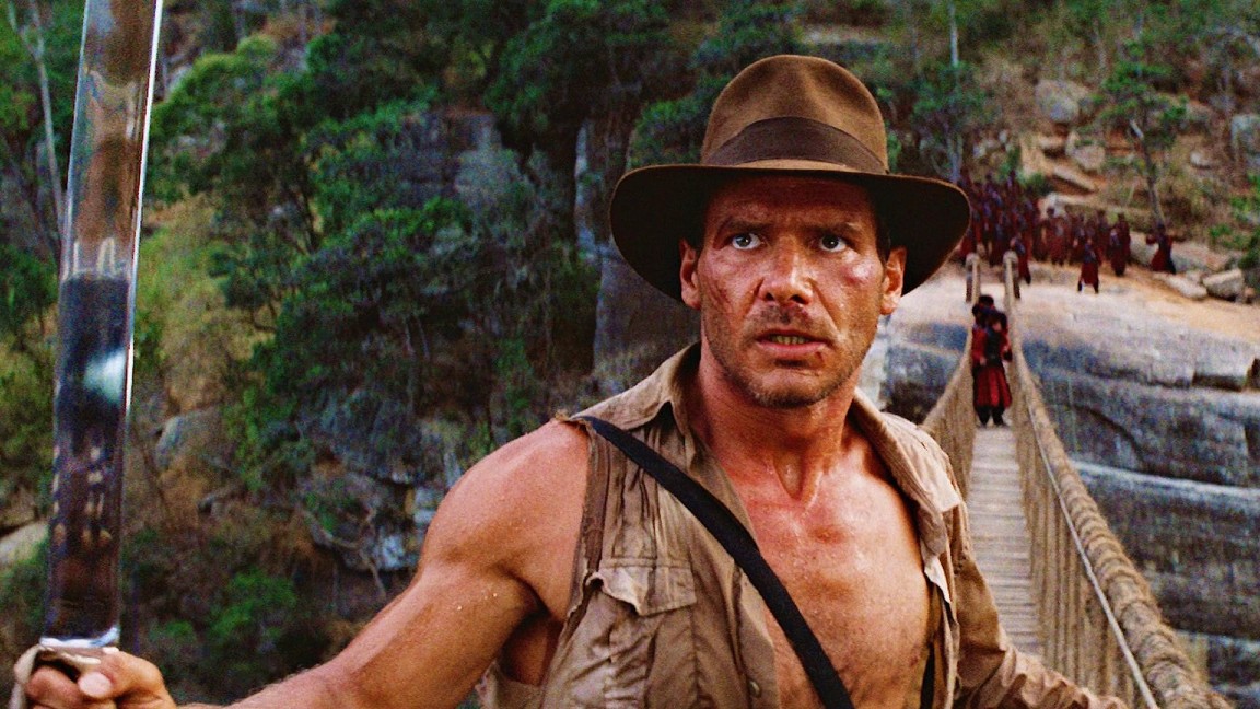Harrison Ford torna a vestire i panni di Indiana Jones a tre anni di distanza da I Predatori dell'Arca Perduta