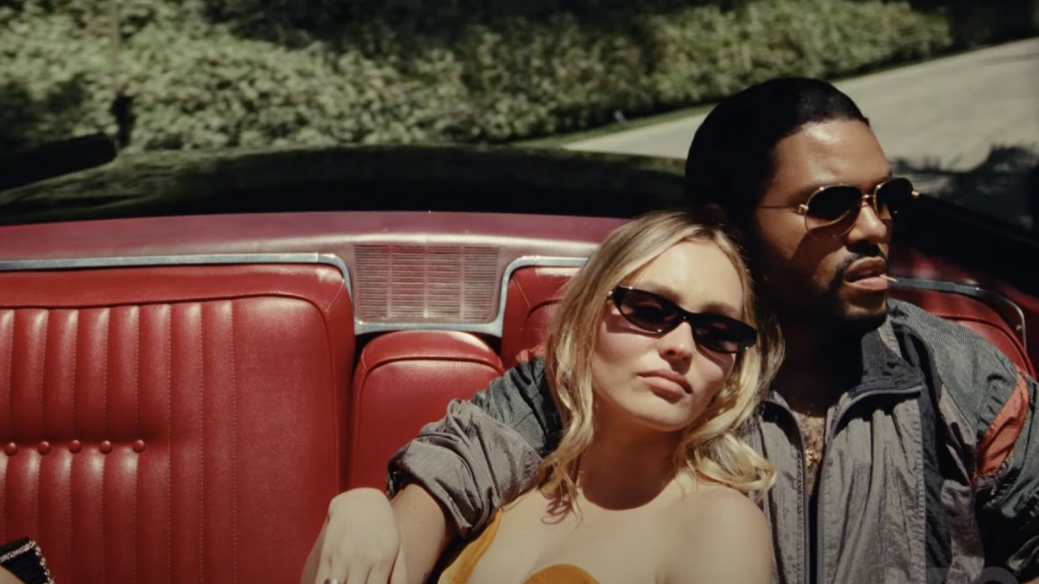 Lily-Rose Depp e The Weeknd sono Jocelyn e Tedros in una scena di The Idol