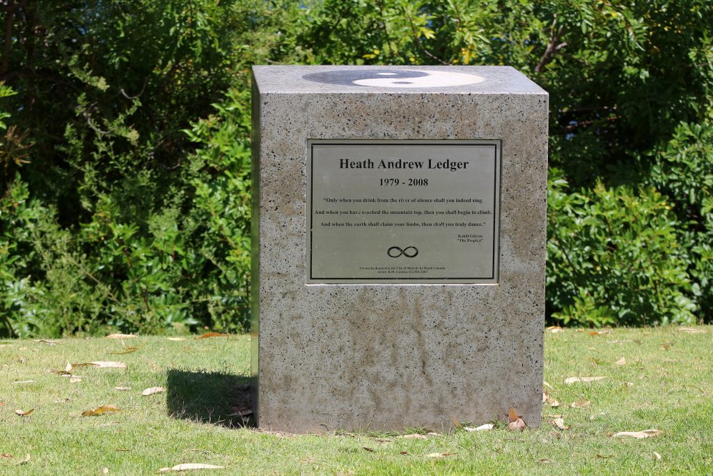 Heath-Ledger-Grave-shutterstock_565525873-1024x683.jpg