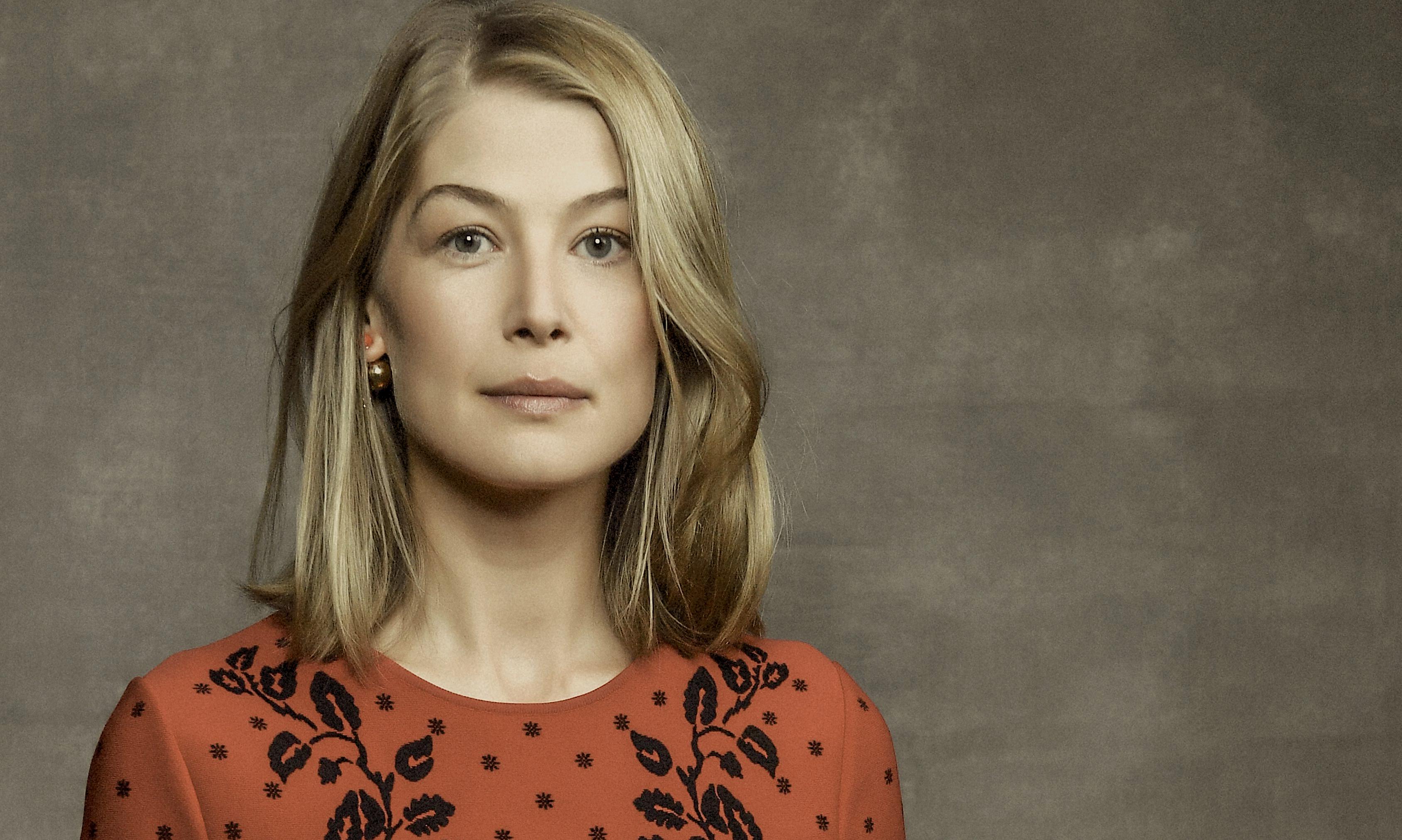 From Bond to the Syrian War | The many faces of Rosamund Pike. 