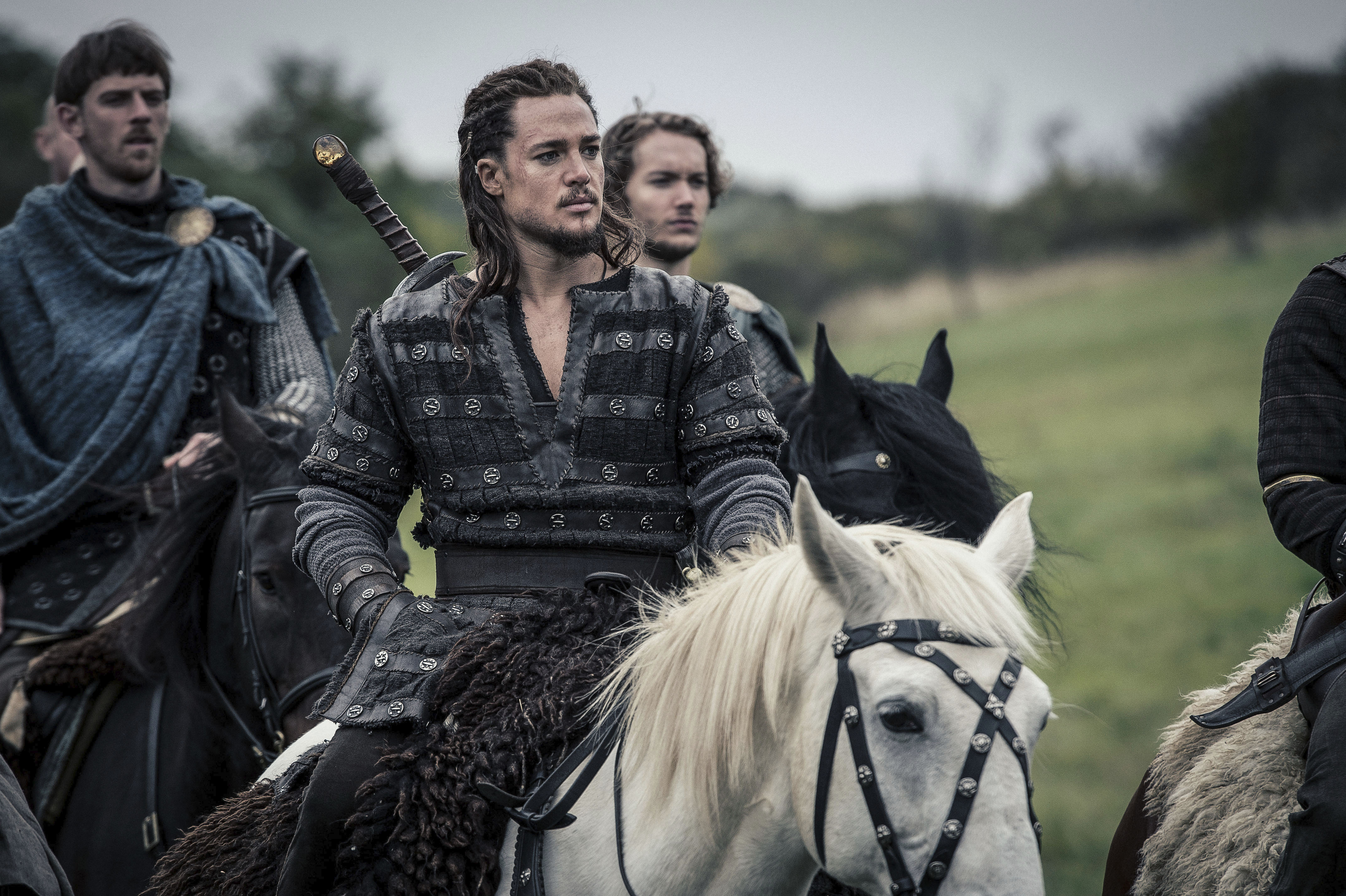 Toby-as-Aethelred-in-The-Last-Kingdom-2x07-Promotional-Stills-toby-regbo-