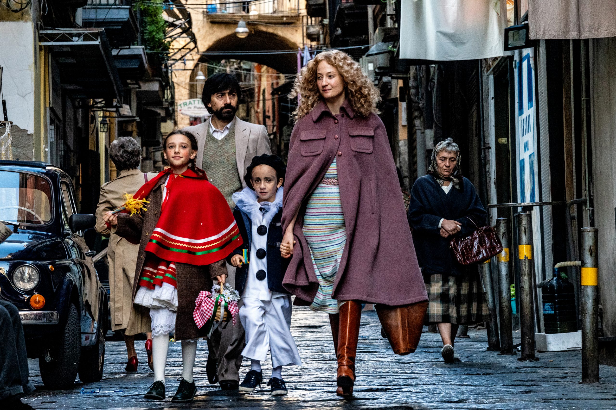 Set of "Lacci" by Daniele Luchetti. in the picture Luigi Lo Cascio, Alba Rohrwacher, Giulia De Luca and Joshua Cerciello. Photo by Gianni Fiorito